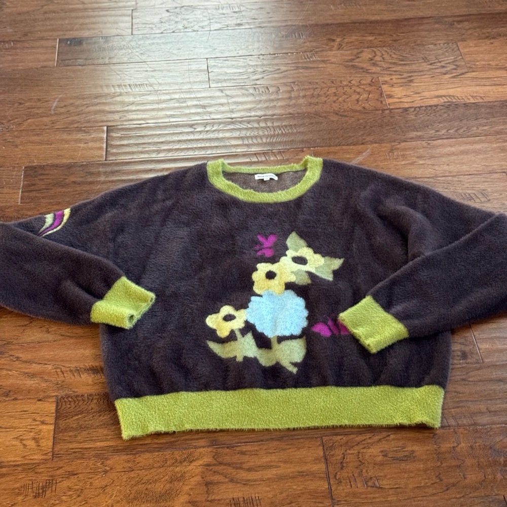 Saint Geraldine‎ Floral Fuzzy Sweater